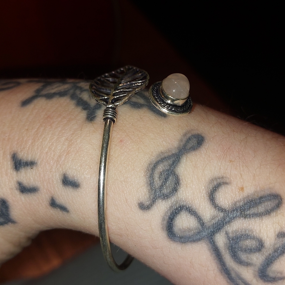 Rose Quartz Leaf Adjustable Bangle Bracelet - Picture 6 of 6